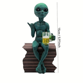 Alien Design Beer Drinking Statue, 1 Box Fun & Humorous Outer Space Room Decor, Alien Figurine with Beer Mug, Decorative Figurines Ideal Gift for Sci-Fi Fans