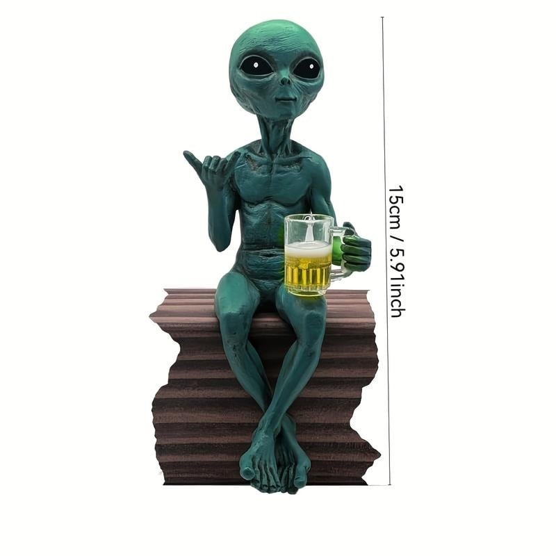 Alien Design Beer Drinking Statue, 1 Box Fun & Humorous Outer Space Room Decor, Alien Figurine with Beer Mug, Decorative Figurines Ideal Gift for Sci-Fi Fans